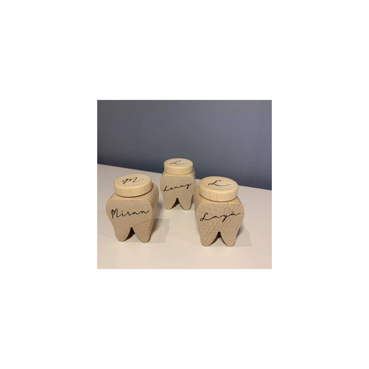 Little Pippa Milchzahndose Aus Holz Mit Name 2 Little Pippa Milchzahndose Aus Holz Mit Name – Bild 2